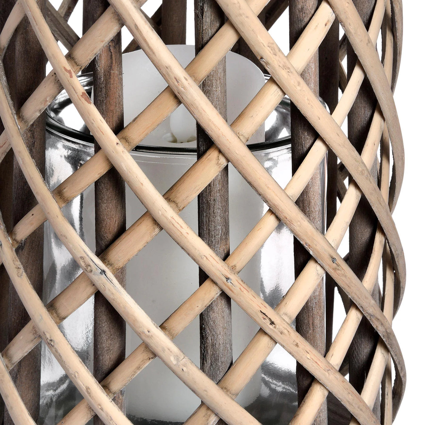 Hill-Interiors-Medium-Wicker-Lantern-with-Glass-Hurricane_2