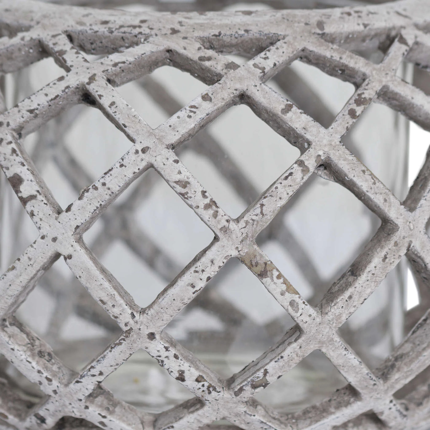 Hill-Interiors-Round-Ceramic-Lattice-Hurricane-Lantern_2