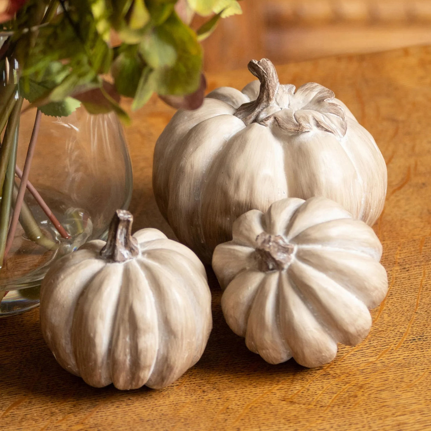 Hill-Interiors-Set-Of-Three-Carved-Wood-Effect-Pumpkins_3