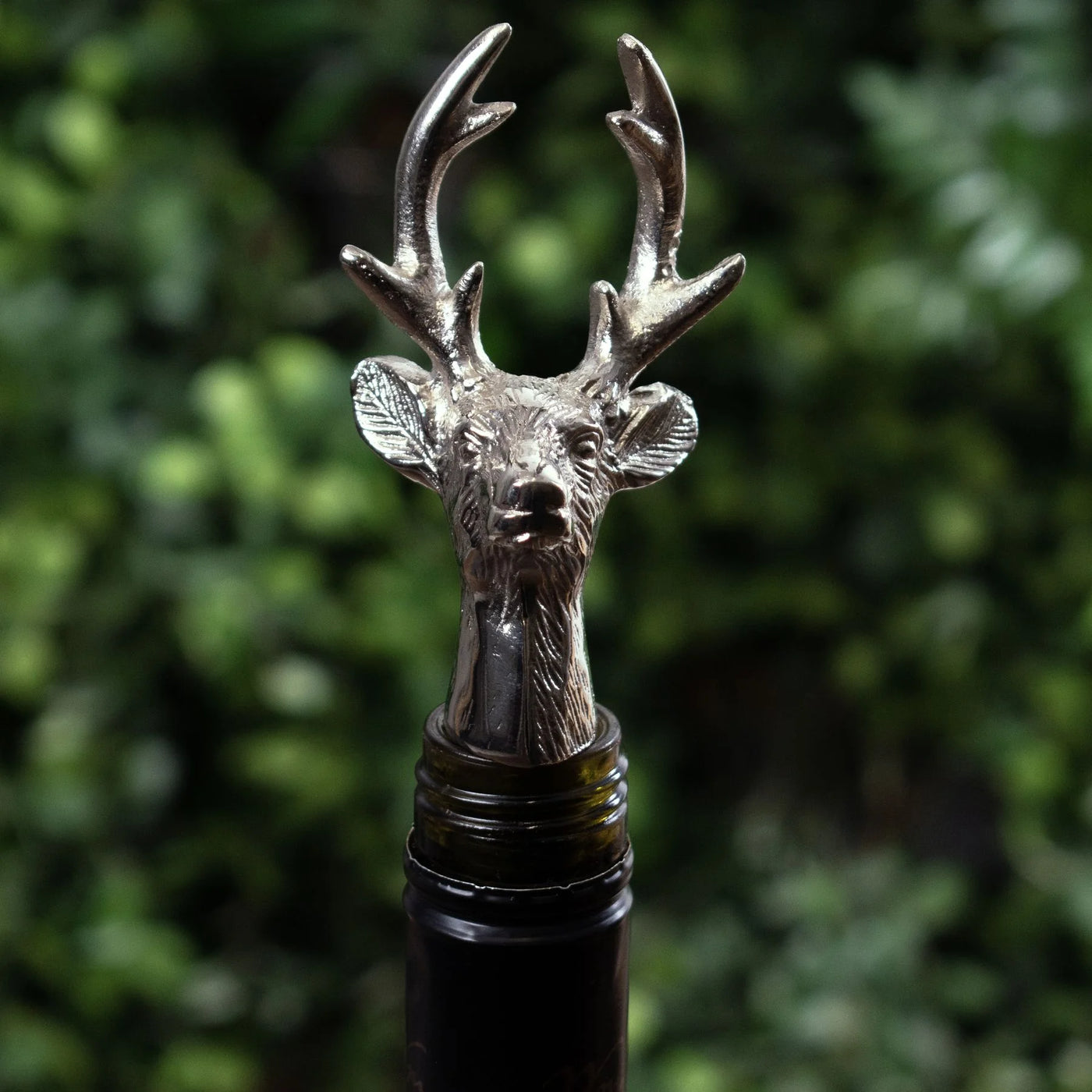 Hill-interiors-Silver-Nickel-Reindeer-Bottle-Stopper_3