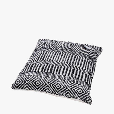 Indoor-Outdoor-Black-and-White-Inca-Design-Scatter-Cushion_4