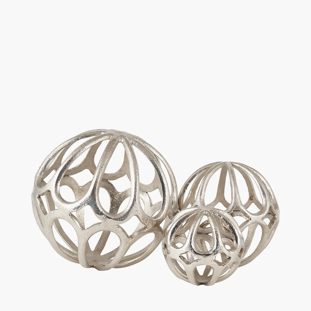 Silver-Decorative-Balls-Set-of-3_4